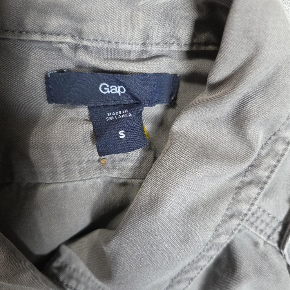 GAP Gray Button-Up Jacket - Picture 2 of 5